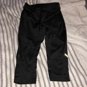 Target cropped fitted leggings